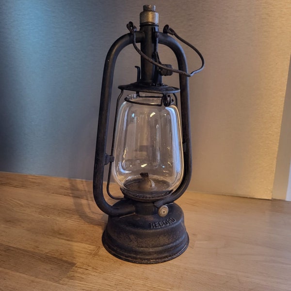 Lampe tempête ancienne lanterne à pétrole