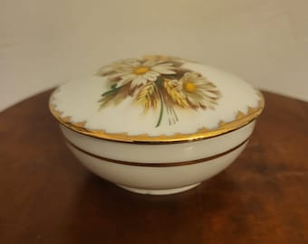 Porcelain jewelry box