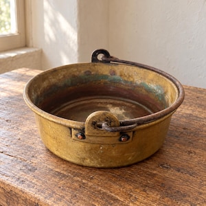 Petit chaudron ancien en laiton - Anse en fer - Cache-pot de 27 cm - Décoration campagne