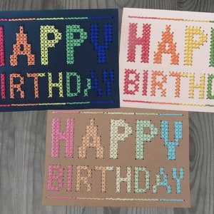 Ensemble de cartes d'anniversaire Joyeux anniversaire | Carte DIY | Blocs de texte Arc-en-ciel | Broderie au point de croix