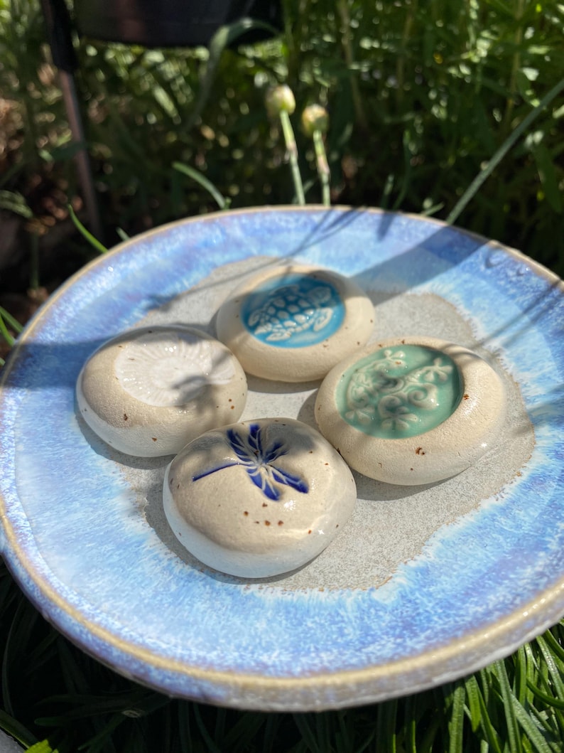 Ceramic drinking stones for bees, insects, and birds / 4 pieces / safe drinking / garden / environment / colorful / assorted / small gift image 7