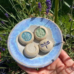 Ceramic drinking stones for bees, insects, and birds / 4 pieces / safe drinking / garden / environment / colorful / assorted / small gift image 4