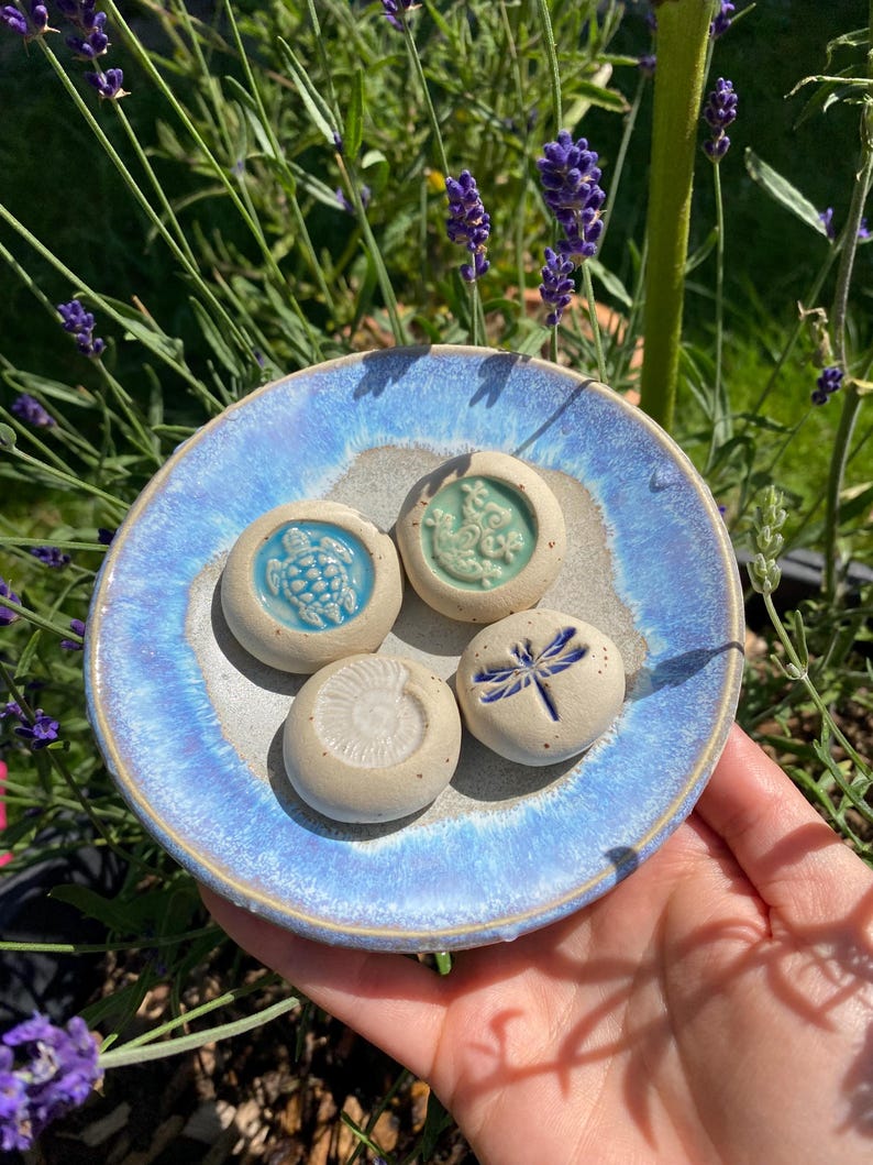 Ceramic drinking stones for bees, insects, and birds / 4 pieces / safe drinking / garden / environment / colorful / assorted / small gift image 4