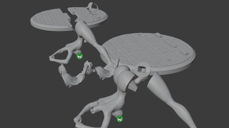 Puede incluir: Un modelo 3D impreso de un cuerpo de mujer, dividido en varias piezas, con una base circular gris y texturizada.