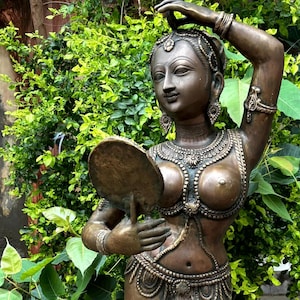Bronze Sculpture of a Dancing Lady with Mirror Bronze lady statue Dancing lady sculpture Traditional Indian art Decorative art piece