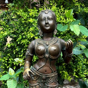 bronze lady statue, South Indian Temple Art Sculpture handcrafted bronze art, dancing lady handcrafted bronze art, dancing sculpture, brass