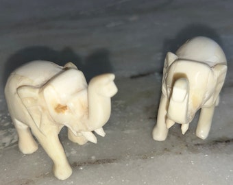 美しい白い大理石の象の置物5体セット。ギフト、装飾像、手彫りの像