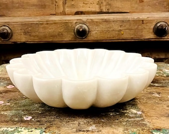 White Marble Lotus Bowl Elegant Decorative Centerpiece Luxury Marble Home Decor Minimalist Marble Bowl White Marble Dish Marble Table Decor