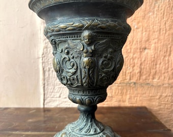 ヴィンテージ真鍮ヘッドゴブレット、アンティーク台座花瓶、ワイン