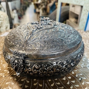 Silver Jewelry Box, Royal Design, Mughal Art, Box Decor, Premium Mughal Art Box, Antique Pure German Silver Hand Engraved Box, Premium Box