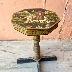 Hölzerner Elefant gemalter Tisch, Pflanzen-Beistelltisch, indische Wohnkultur, Sammlerkunst, dekorativer Hocker, Blumentopfhalter, handgeschnitzter Hocker