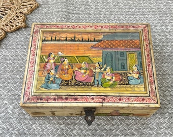 Old Decorative Bone Inlay Box, Keepsake Box, Trinket Box, Collectible Piece,Mughal Era Artwork,Bone Inlaid Box,Mother's Day Gift,Jewlery Box