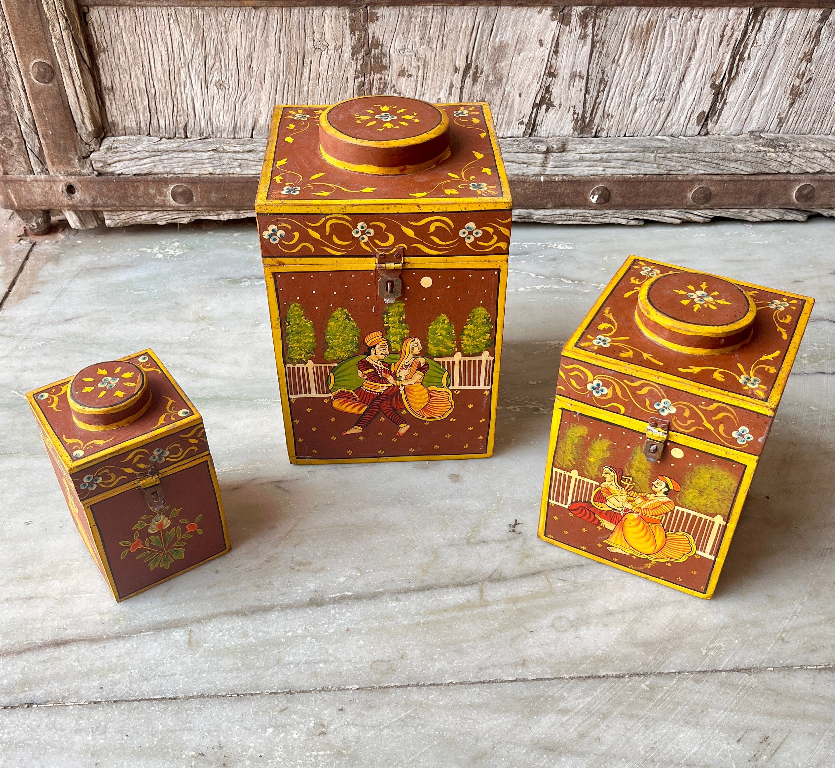 Plastic 7 Sections Multipurpose Masala Rangoli Dabba Box Set, Spice Box Set - (Masala Box) at ₹ 42/piece | Plastic Masala Box in Rajkot | ID: 26440505473