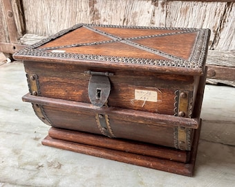 Treasure Chest, Old Wooden Coffee Table Box, Indian Chest, Wooden Storage trunk, Dowry Wedding Chest, Rustic Cabinet, Hand Crafted Box