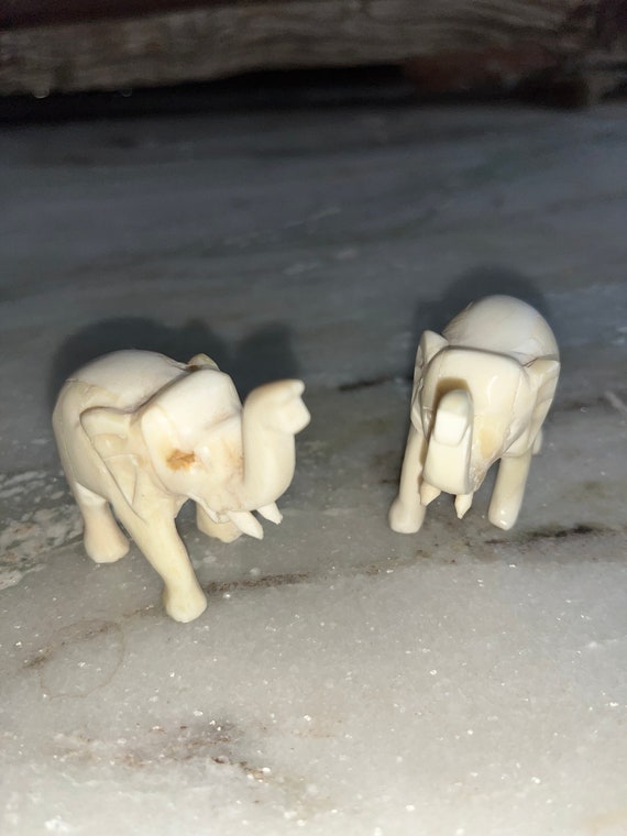 美しい白い大理石の象の置物5体セット。ギフト、装飾像、手彫りの像