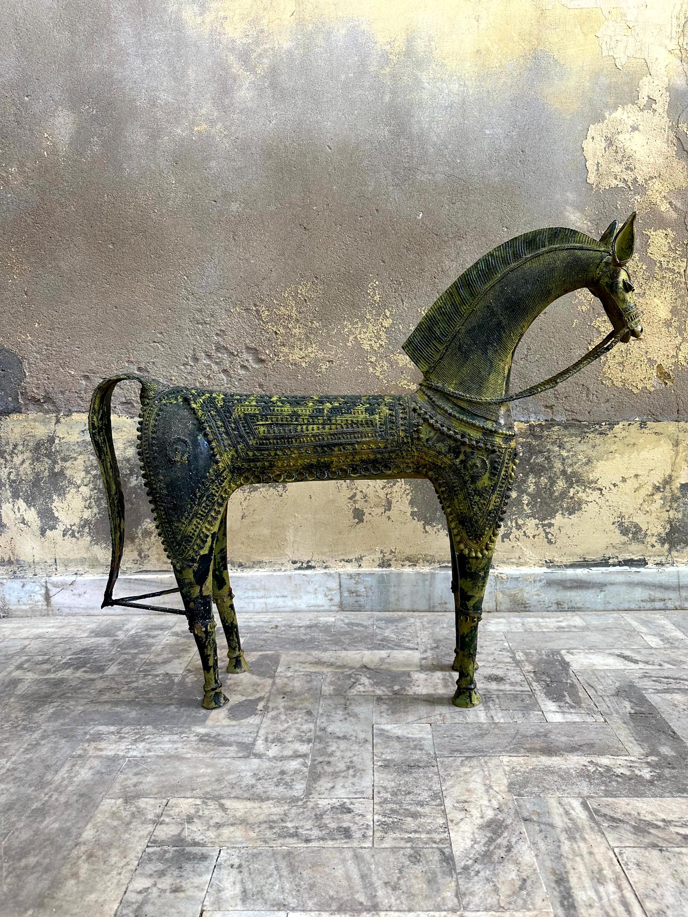 精巧で希少な日本の馬 | 手作りの長脚ブロンズ馬の彫刻 | ヴィンテージ