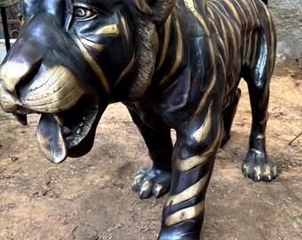 真鍮製の虎の像、虎の像、大きな彫刻、黒と金、室内装飾、野生動物