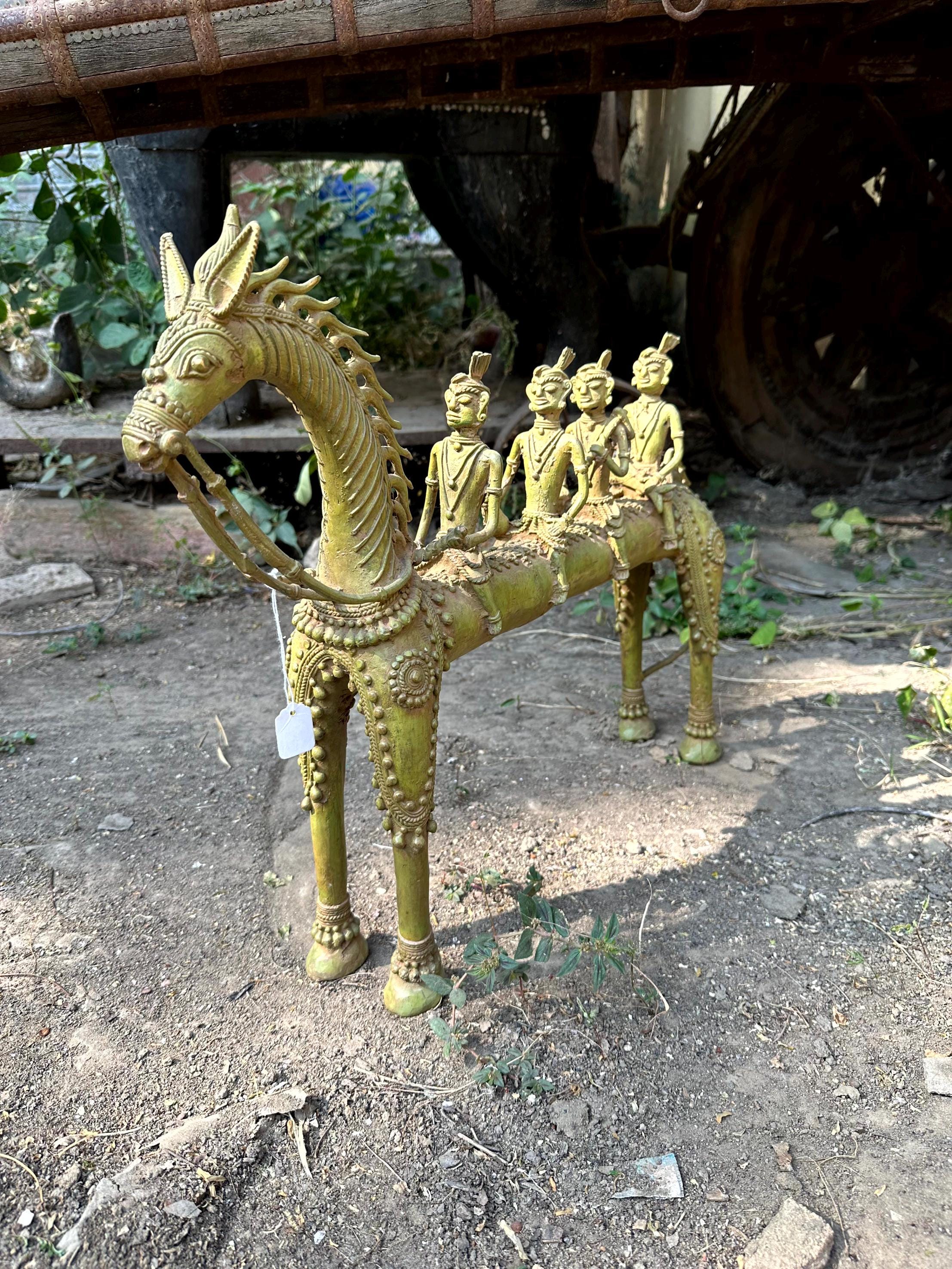 黄金の馬の彫刻 | 中国の馬の像 | 家庭や職場用のエレガントな装飾品