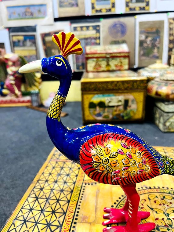カラフルな孔雀の陶器置物 楽天市場】孔雀 置物の通販