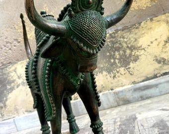 ウォールストリート・ブルのブロンズ像：富の象徴（20 x 31 cm