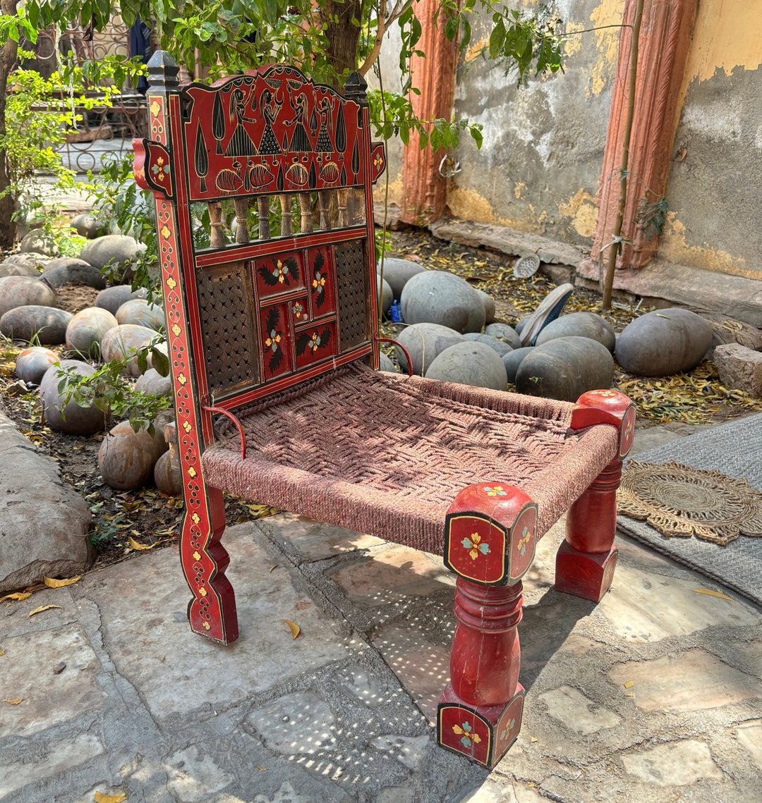 ラジャスタンのペイント木製ローチェア、手編みシートチェア、ソファ