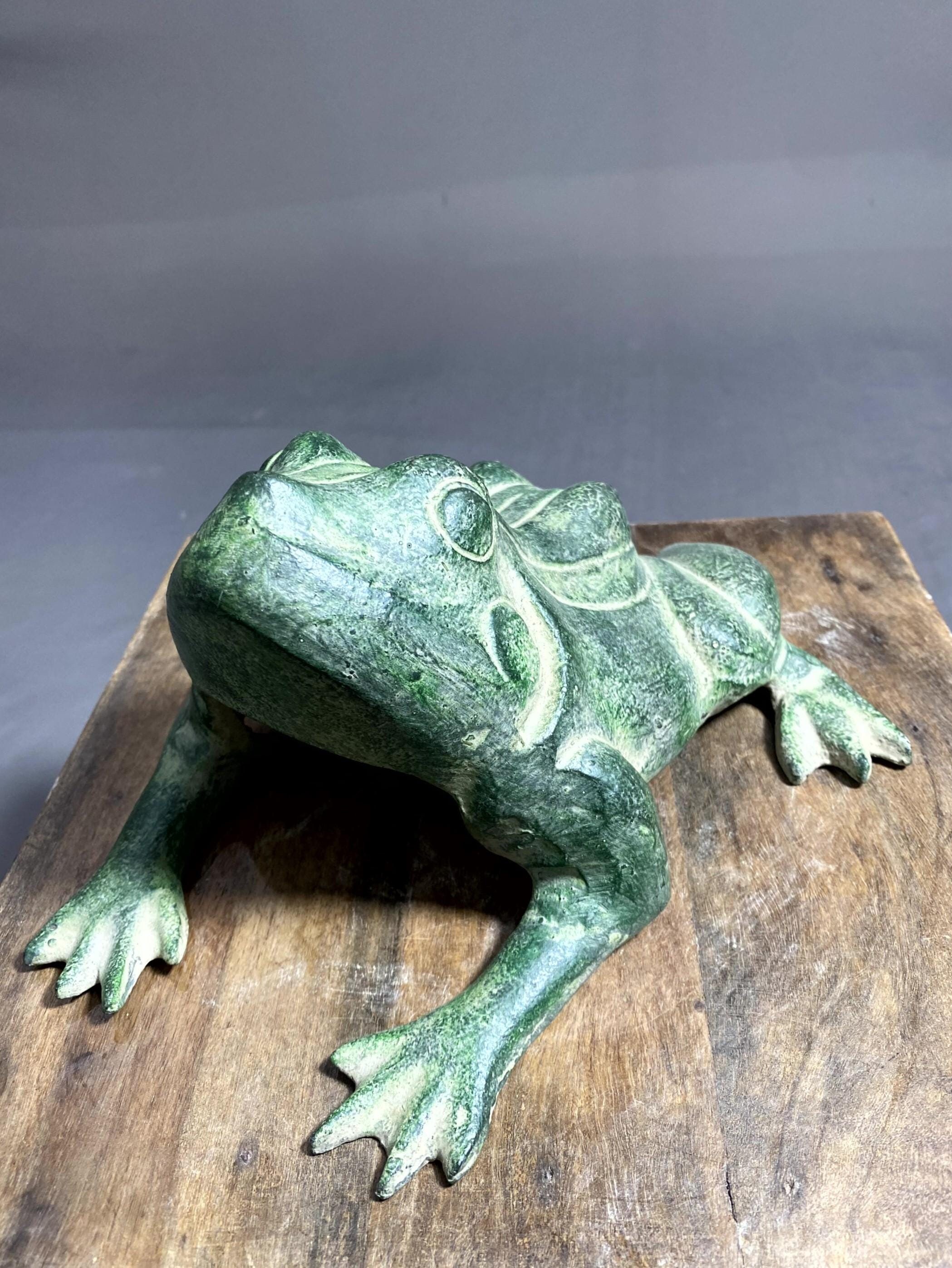 天然素材 カエル彫刻 手彫り 真鍮の手彫りカエル、動物の彫像、珍しい彫像、美しいカエル、緑の装飾