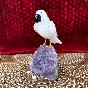 Amethyst Basis seltener Luxus Kristalle Vogel, handgeschnitzter Papagei, Kristall Kunst Dekor, Tischplatte für Schreibtisch, Papageienfigur, Weißquarz Papageienvogel