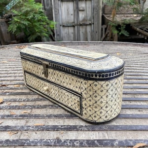 Decorative Box, Dresser Box for Bedroom, Luxury Decorative Box, Keepsake Box, Pencil Box, Storage Bone Box, White & Black Bone Inlay Box