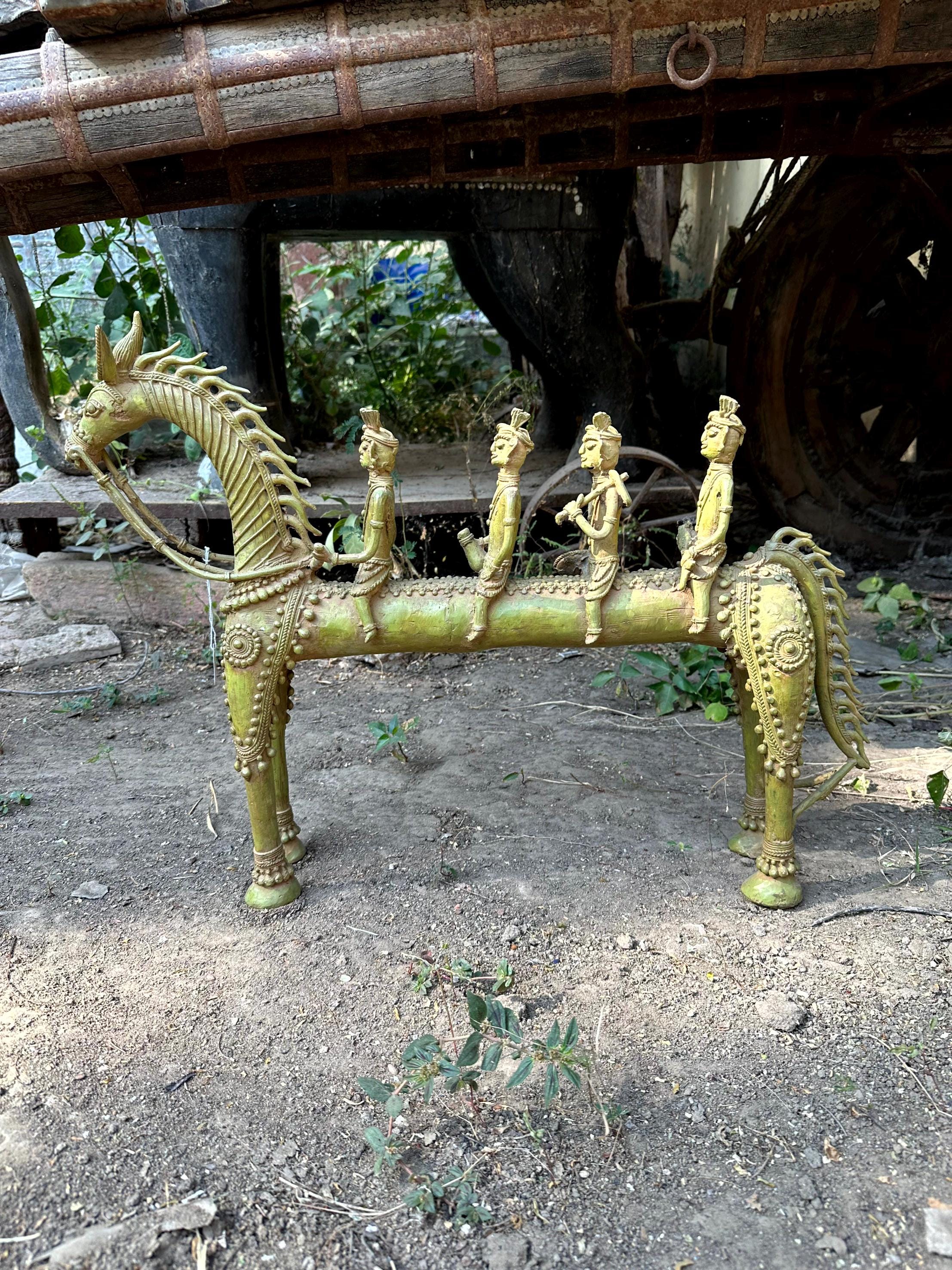 黄金の馬の彫刻｜中国の馬の像｜家庭や職場向けの優雅な装飾品｜動物の