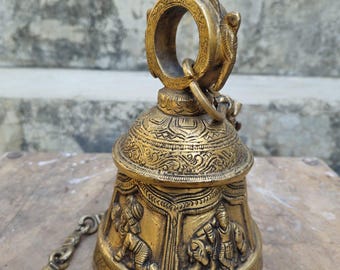 古い木製のインドの女神の偶像、ラクシュミ神の彫刻、手彫り、インドの