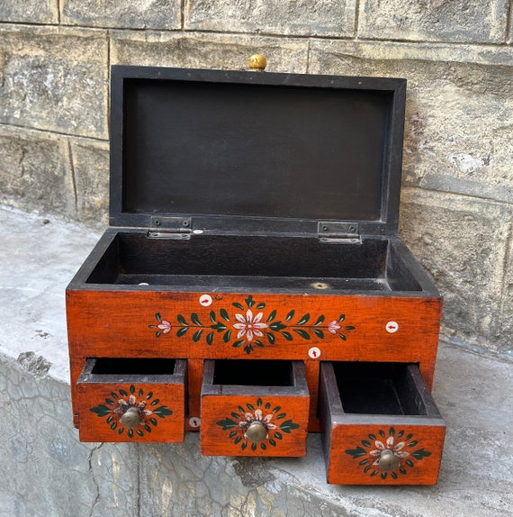keepsake box with wooden jewelry box