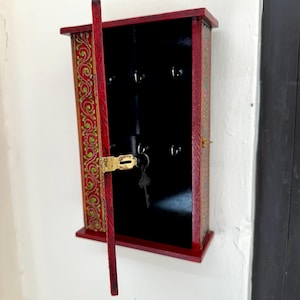 Boîte porte-clés rouge minimaliste peinte à la main, boîte en bois, support pour porte-clés pour entrée, support mural pour porte-clés, clé, décoration de maison, salon