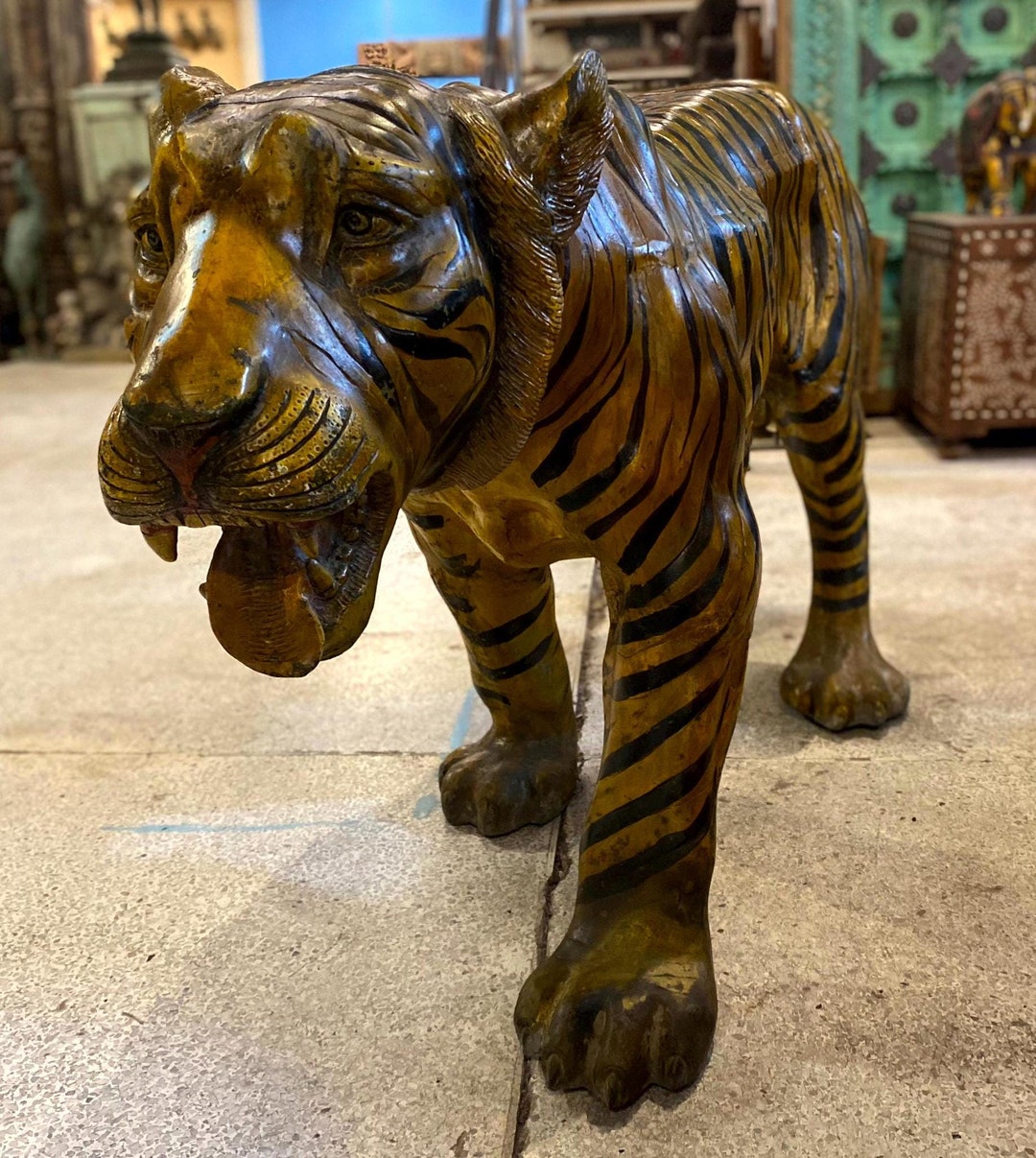 Statue de tigre en laiton thème animal sauvage doré table pièce