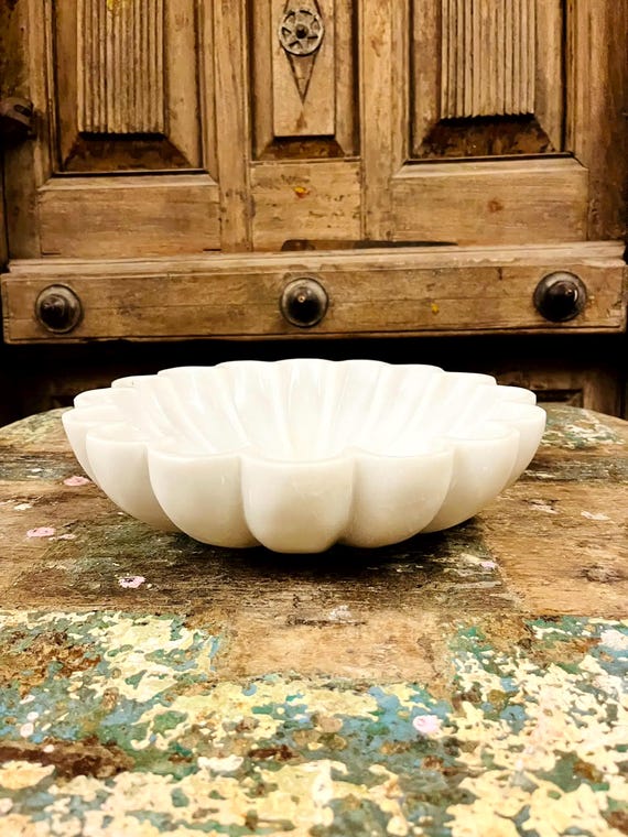 White Marble Lotus Bowl Elegant Decorative Centerpiece Luxury Marble Home Decor Minimalist Marble Bowl White Marble Dish Marble Table Decor