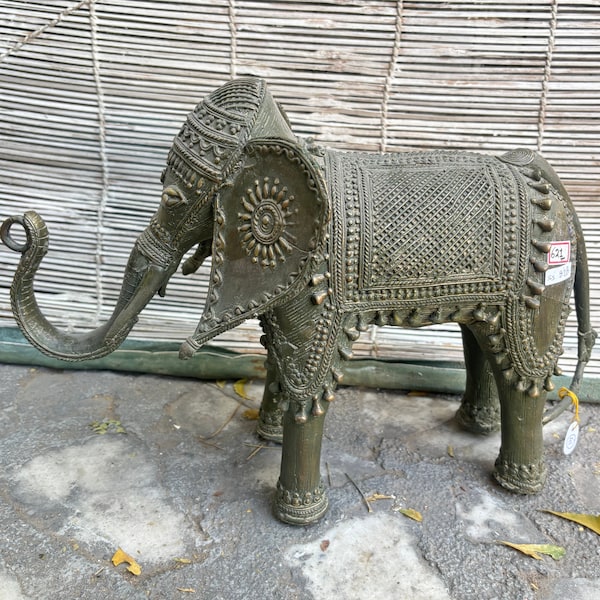 Animal Sculpture, Bronze Carved Elephant Statue, Indian Handicraft, Gifts for Art Lovers,Decorative Figurine,Home Decor,Statue for Good Luck