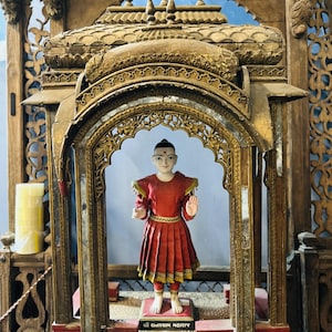 Standing Ghanshyam Statue, Swaminarayan Idol, Swami Nilkanth Varni Murti, Ghanshyam Maharaj, Temple Decor, Swaminarayan Wooden Statue Idol