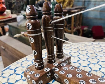 インド製チャルカ 木製チャルカ、インドのチャルカ、骨アート、繊維紐縫製、手作りの骨