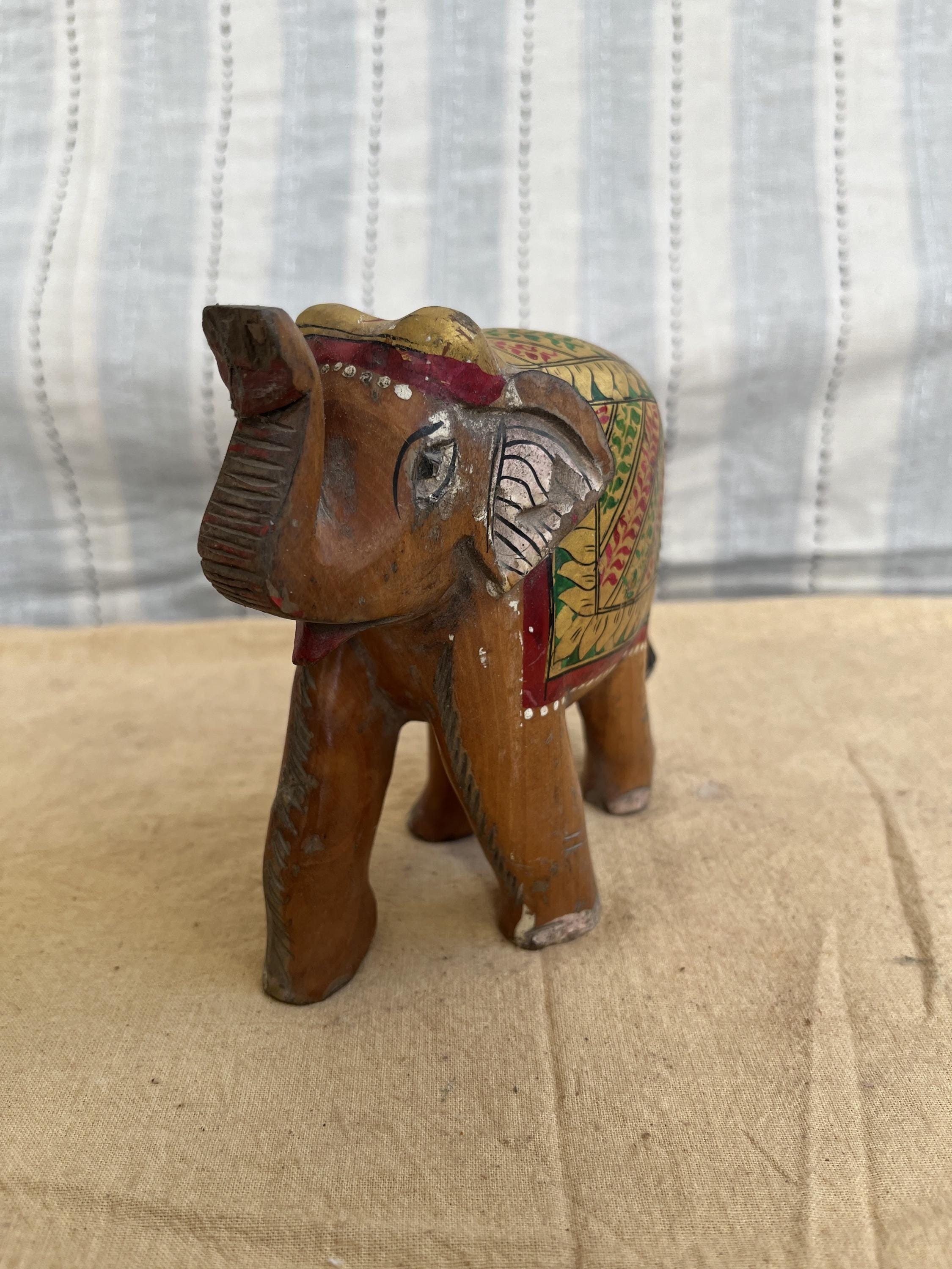 象の展示品、収集価値のある芸術品、動物の彫刻、室内装飾、インドの手