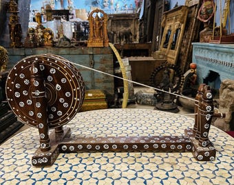 木製チャルカ、インドのチャルカ、骨アート、繊維紐縫製、手作りの骨