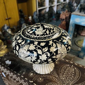 Black Round Bone Inlay Designer Jewlery Box, Trinket Box, Storage Box, Keepsake Box, Collectible Art, Gifts, Ethnic Painted Wooden Opium Box