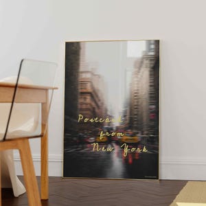 Cartão postal de Nova York – Arranha-céus chuvosos e táxis amarelos Arte de parede digital, Fotografia da cidade de Nova York para impressão, Pôster de viagem urbana