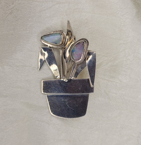 Silver flowerpot brooch with 2 very colorful opal… - image 1