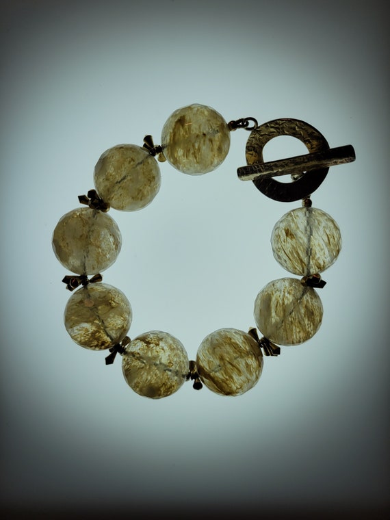 Faceted yellow quartz and gold-tone bead bracelet. - image 3