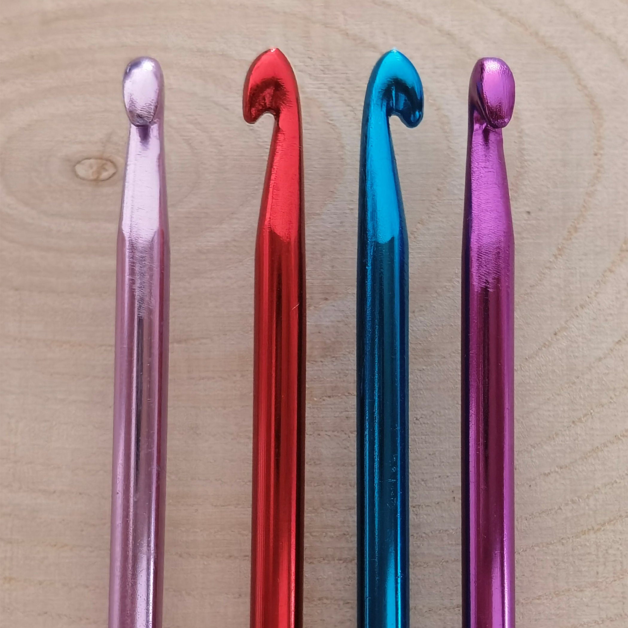 Aeelike Set Di 3 Uncinetti Lunghi Tunisini – 4,0 Mm (G), 5,0 Mm (H), 6,0 Mm (J) In Alluminio, 35 Cm, Con Tappo Anticaduta