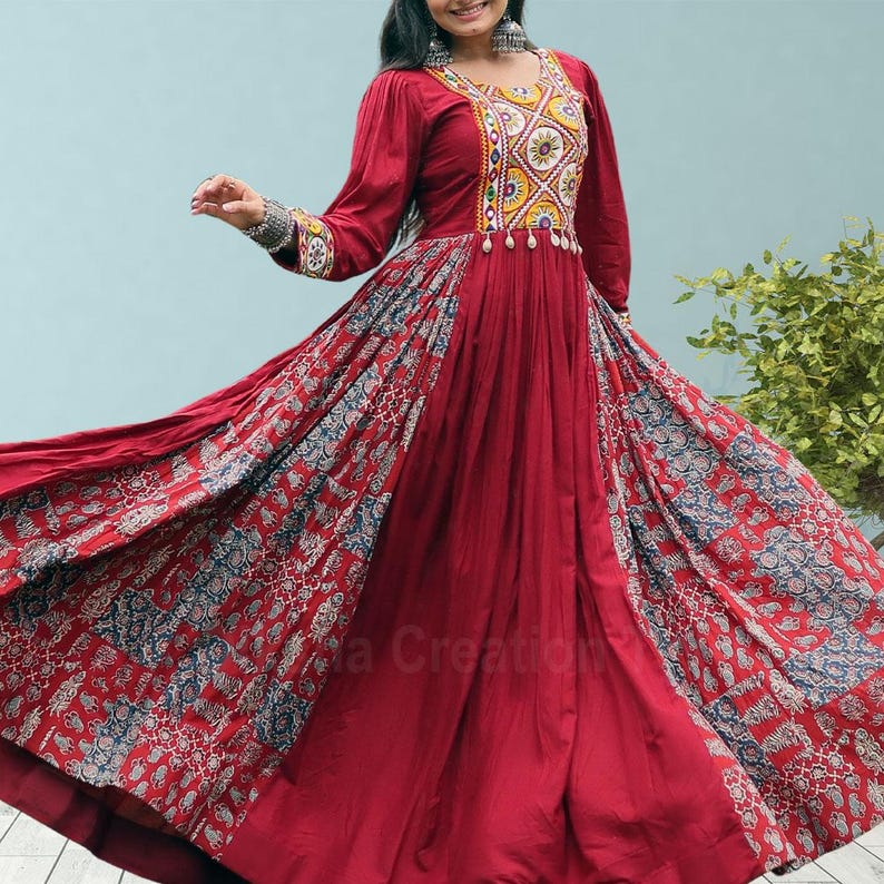 Dhruvi Green Georgette Bandhani Printed Navratri Gown