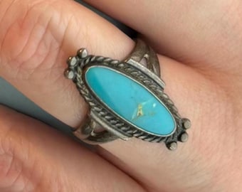 Anillo vintage de plata de ley con turquesa, hecho a mano en los años 70, talla L-M