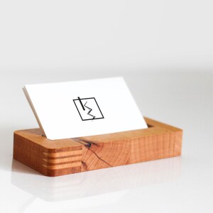 Visitenkartenhalter / -ständer aus Holz