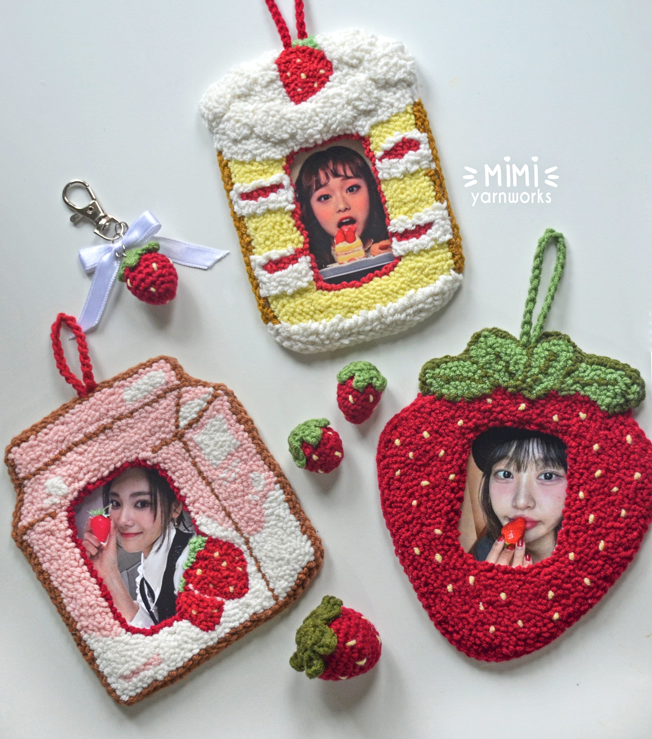 Strawberry Photocard Holder / Hand Tufted Punch Needle Kpop
