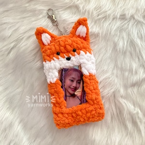 crochet fox photocard holder keychain | cute kpop pc holder