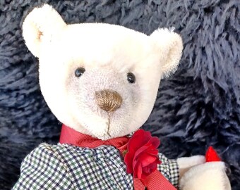 Handmade teddy bear made from white short hair mohair. This 23 cm tall bear for collectors is a nice gift for Valentine's Day